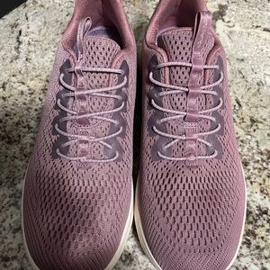 Sketchers size 9 Dusty pink almost new worn once